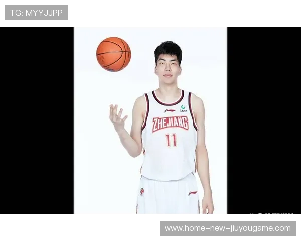 余嘉豪播客节目更新：和刘家成成总聊了聊郭艾伦的三方大交易，余嘉豪回国